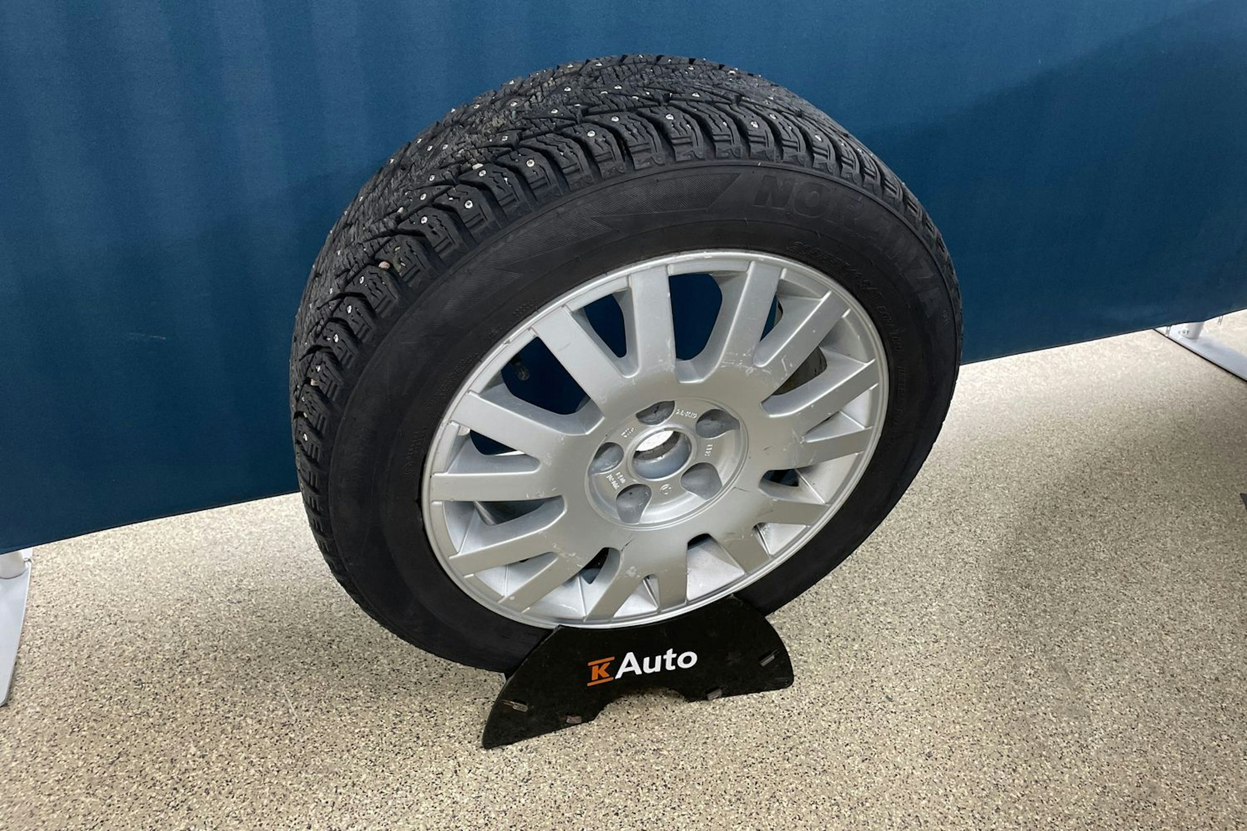 valkoinen Skoda Karoq 2018 kuva 14.