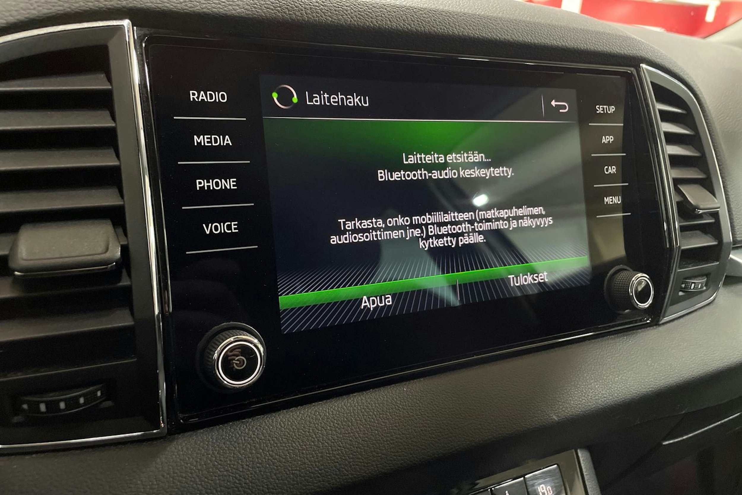 valkoinen Skoda Karoq 2018 kuva 22.