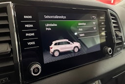 valkoinen Skoda Karoq 2018 kuva 24.