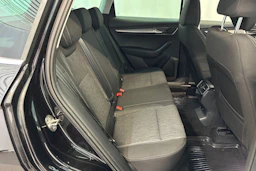 musta Skoda Karoq 2018 kuva 12.