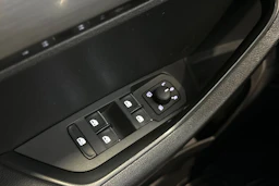 musta Skoda Karoq 2018 kuva 14.