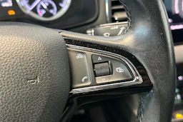 musta Skoda Karoq 2018 kuva 17.