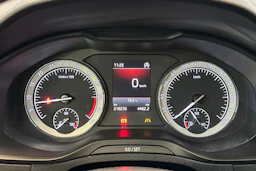 musta Skoda Karoq 2018 kuva 19.