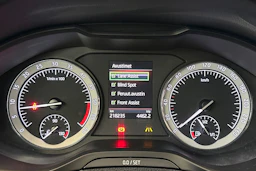 musta Skoda Karoq 2018 kuva 20.