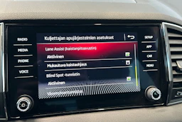 musta Skoda Karoq 2018 kuva 25.