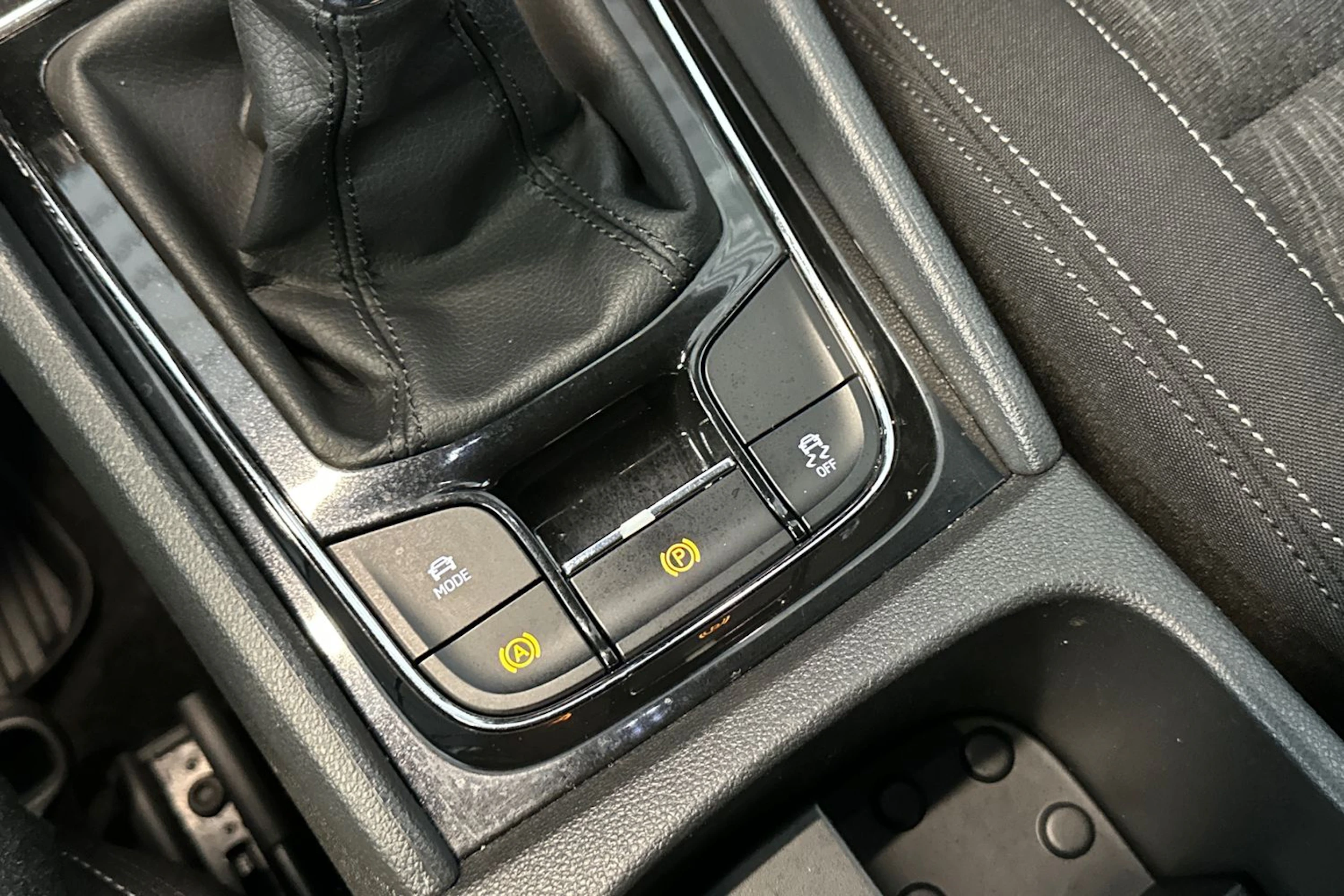 musta Skoda Karoq 2018 kuva 29.