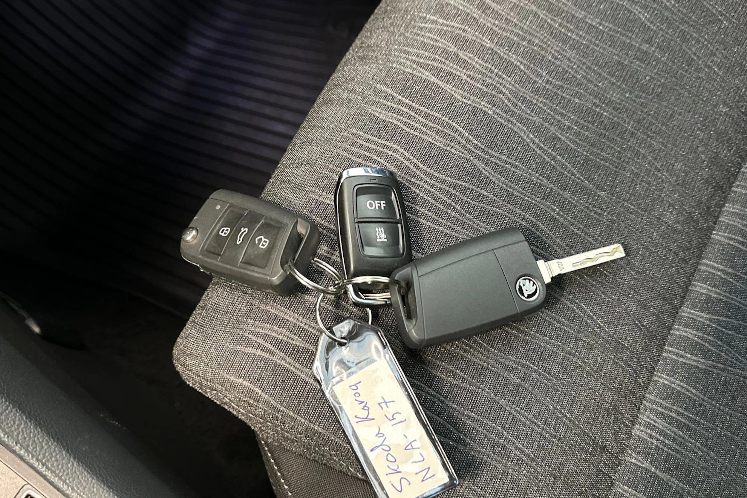 musta Skoda Karoq 2018 kuva 30.