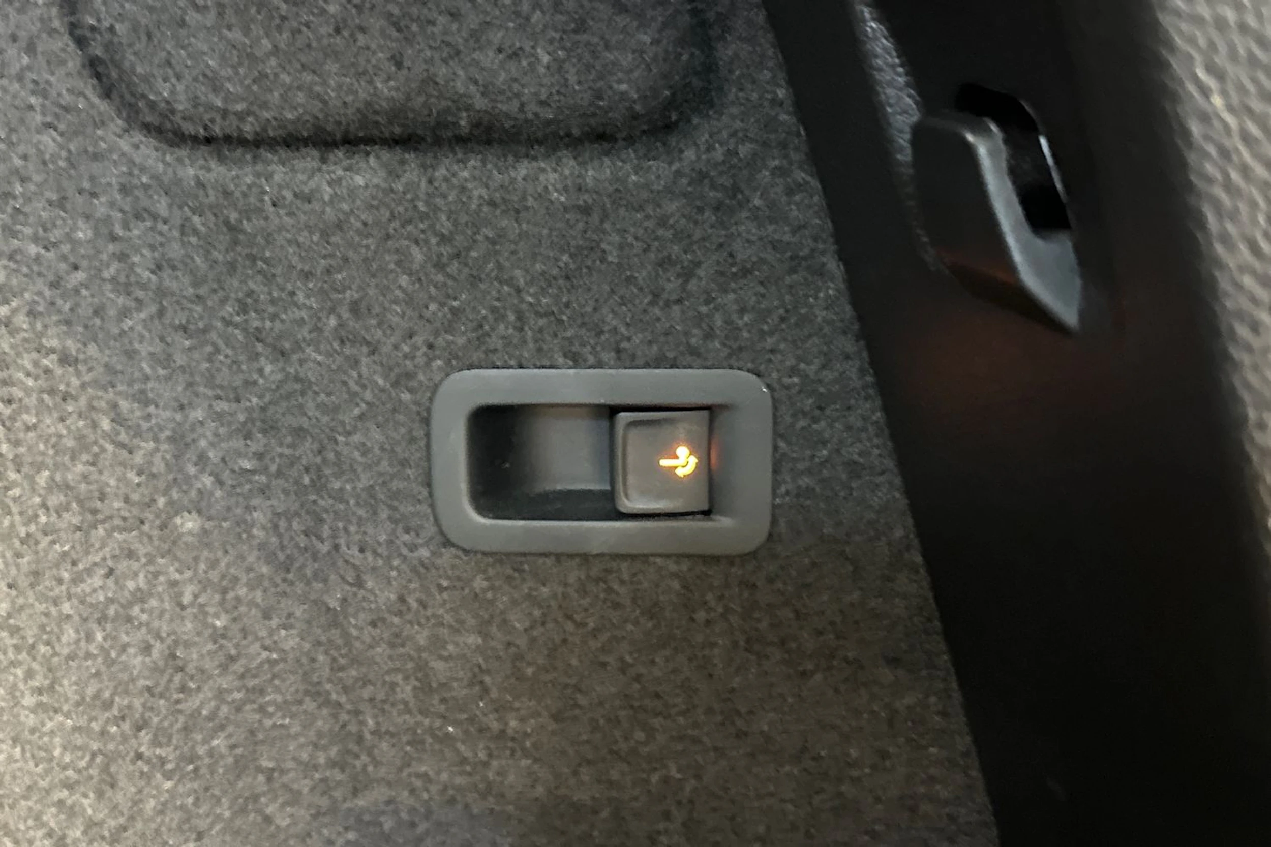 musta Skoda Karoq 2018 kuva 33.