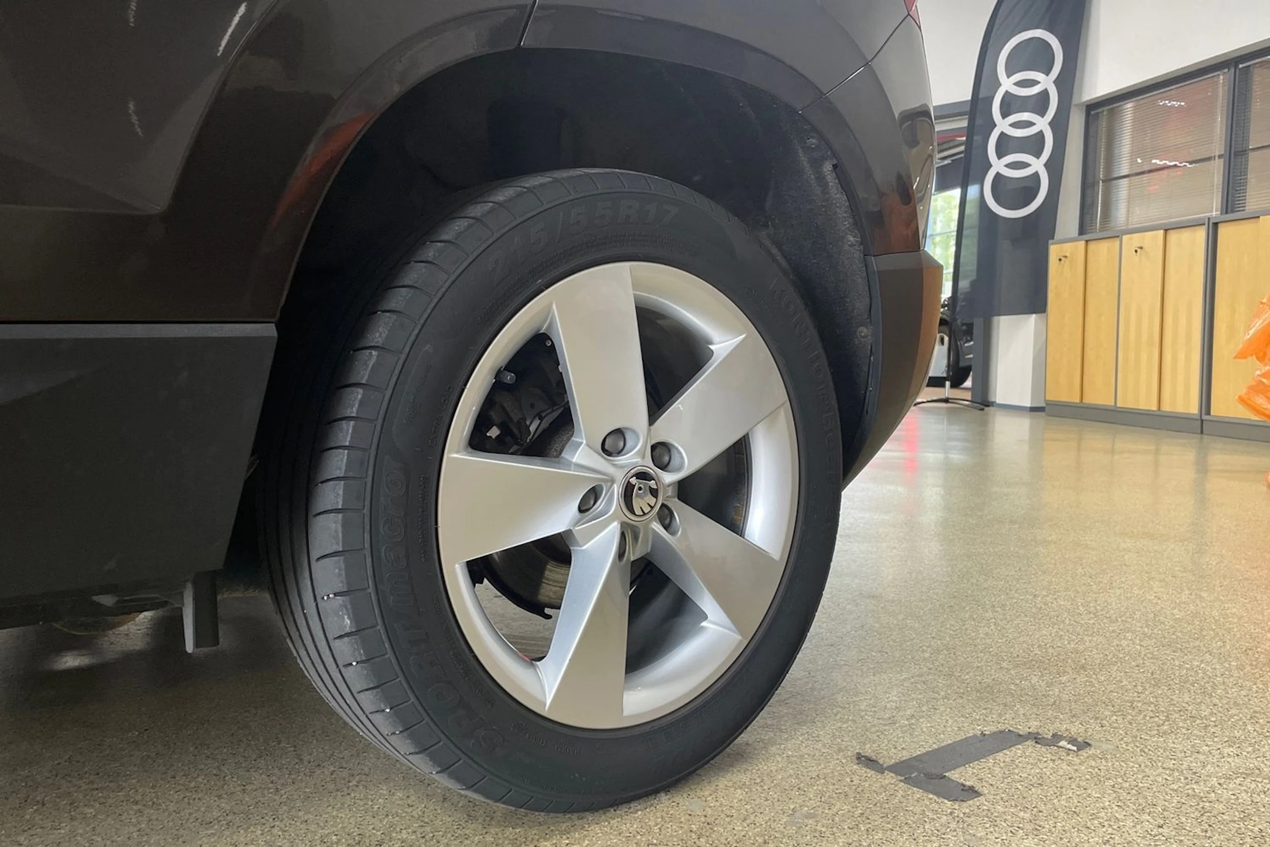 ruskea (beige) Skoda Karoq 2018 kuva 10.