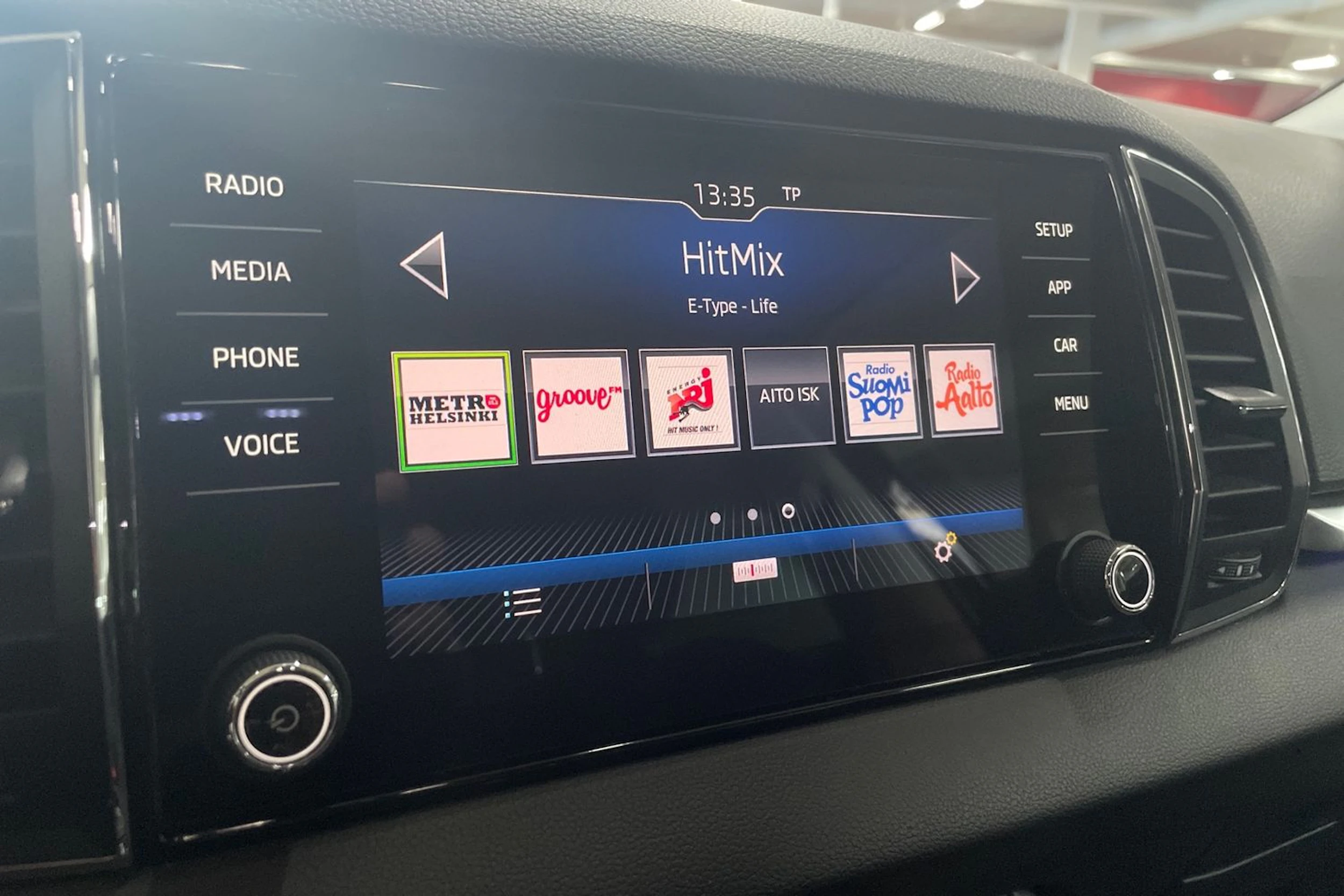 ruskea (beige) Skoda Karoq 2018 kuva 13.