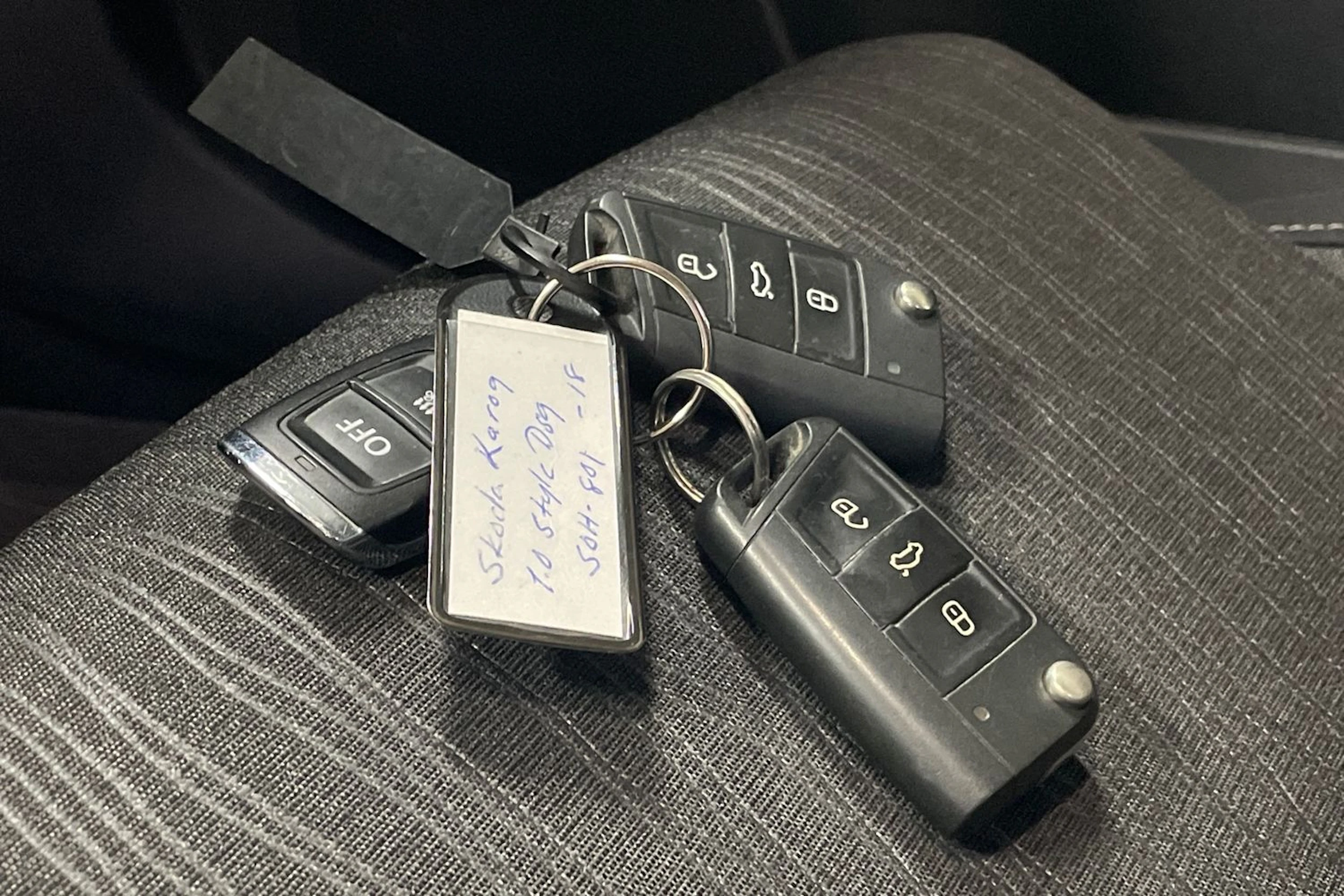 ruskea (beige) Skoda Karoq 2018 kuva 17.