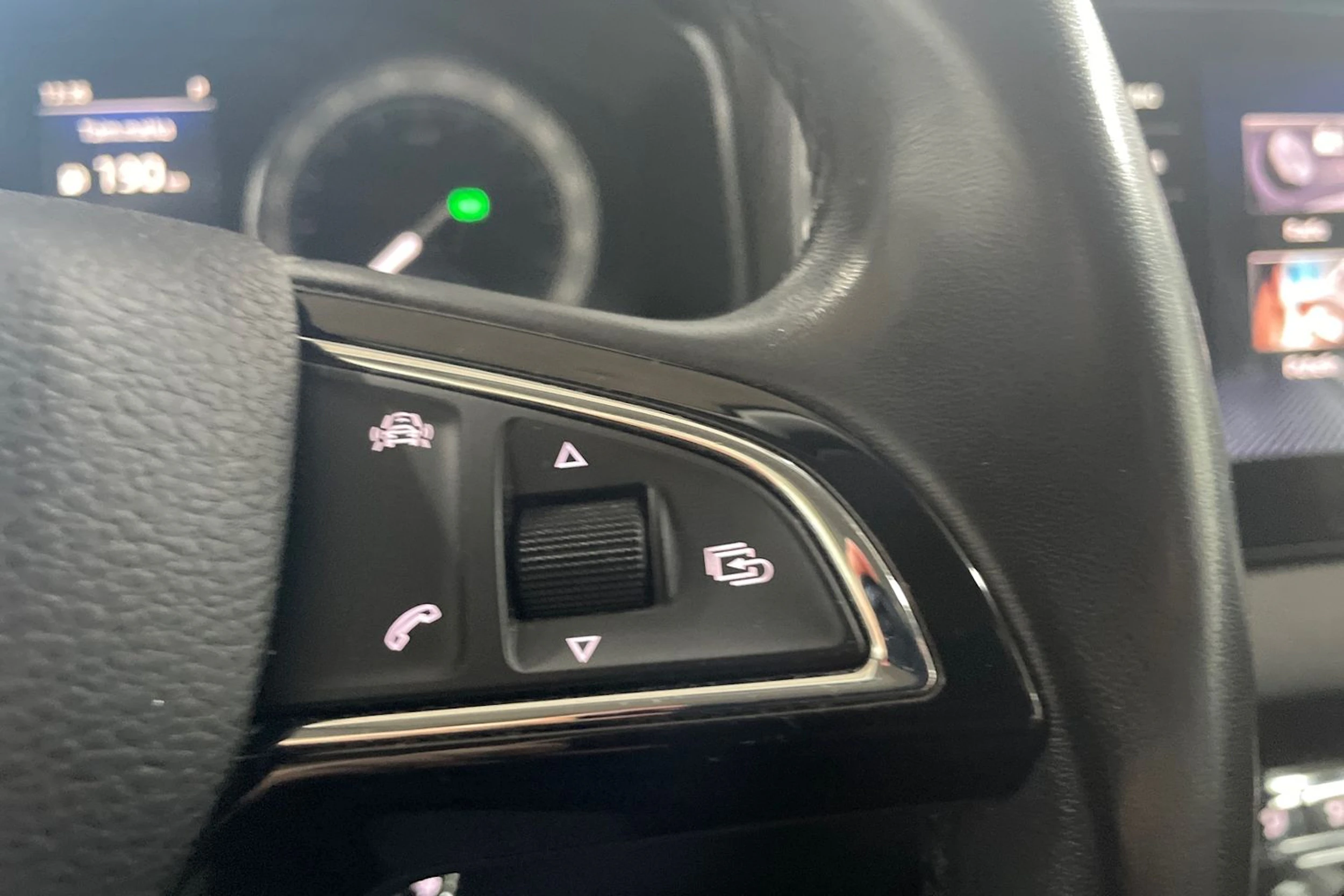 ruskea (beige) Skoda Karoq 2018 kuva 18.
