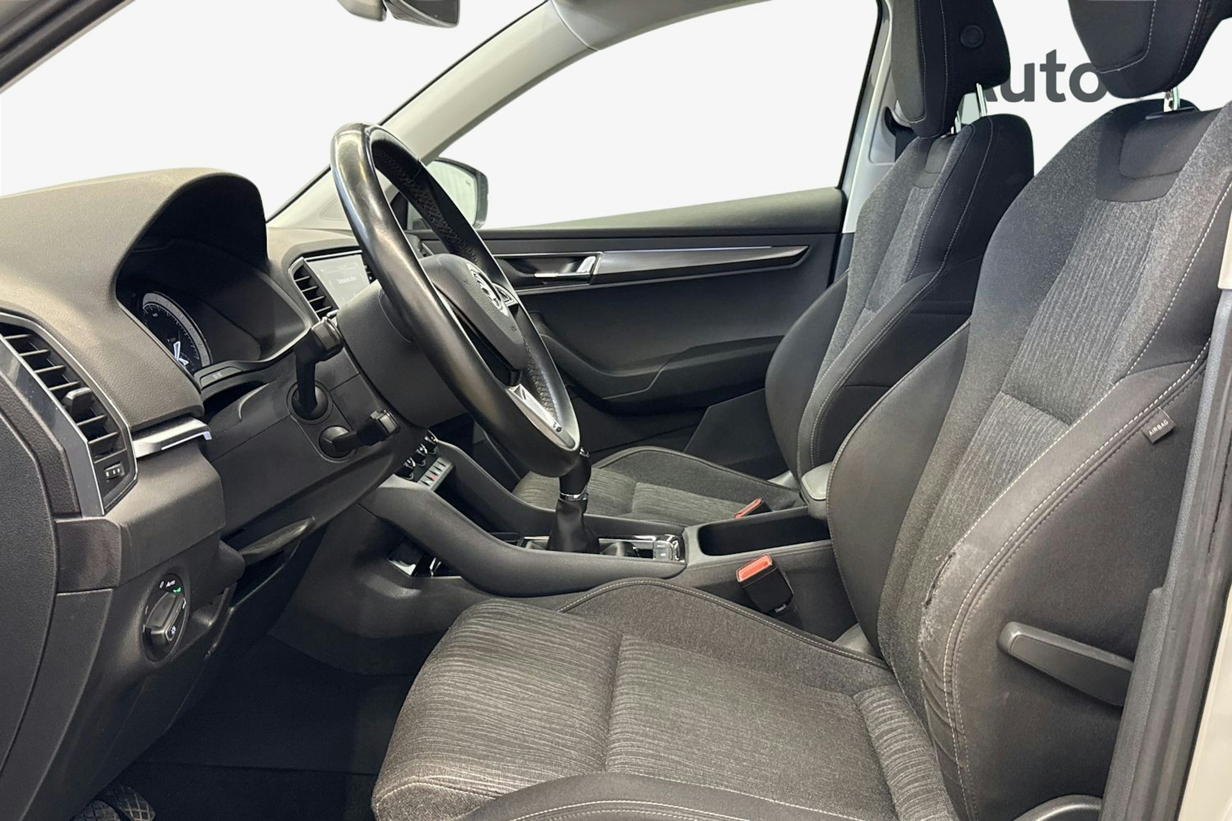 ruskea (beige) Skoda Karoq 2018 kuva 9.
