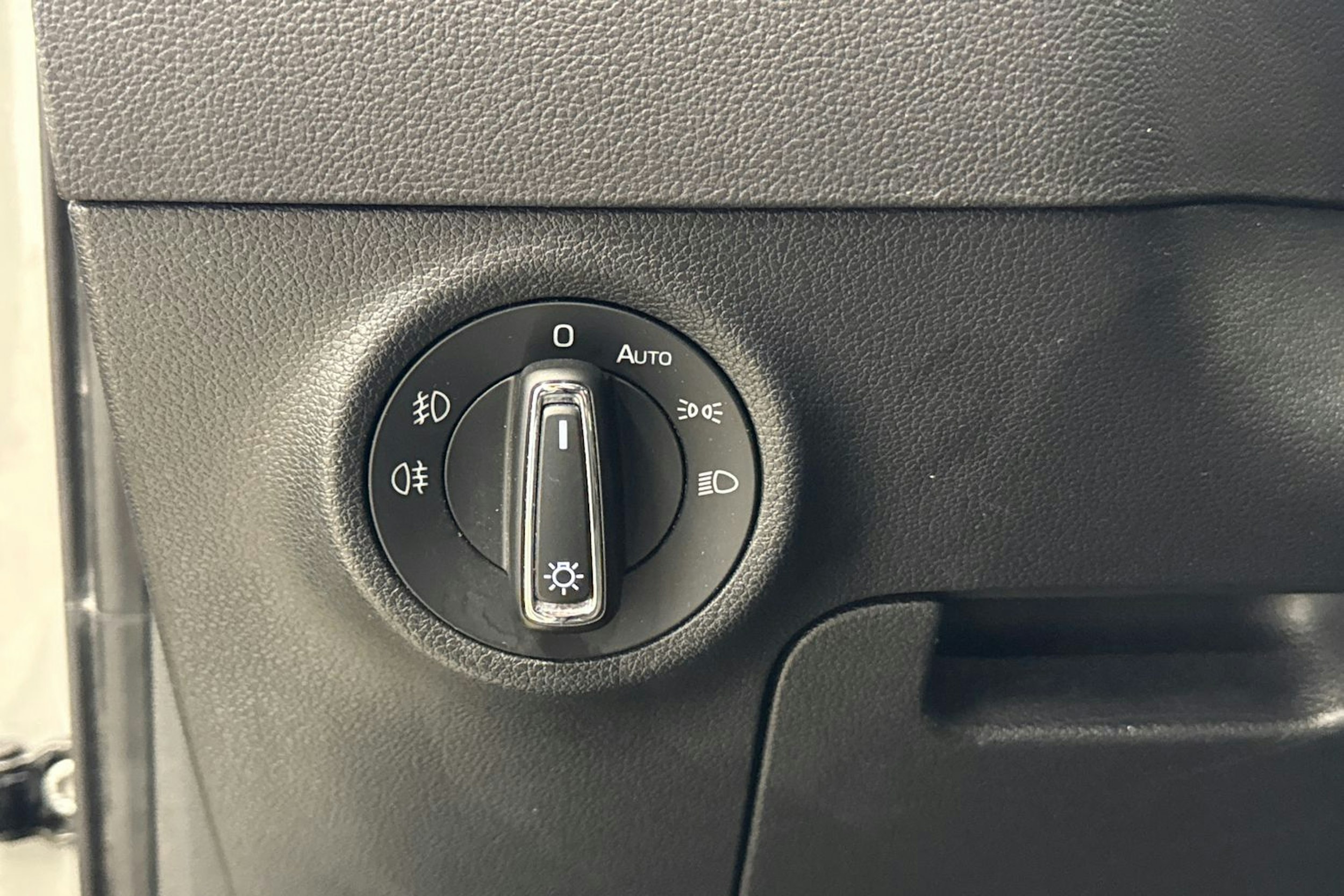 ruskea (beige) Skoda Karoq 2018 kuva 23.