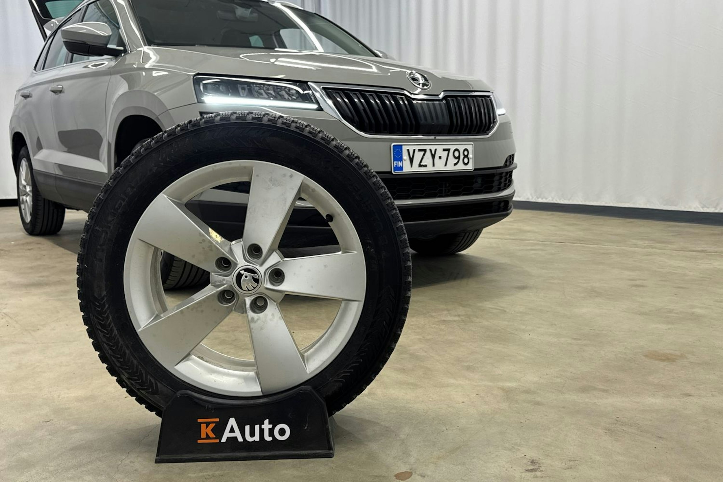 ruskea (beige) Skoda Karoq 2018 kuva 28.