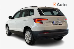 valkoinen Skoda Karoq 2018 kuva 2.