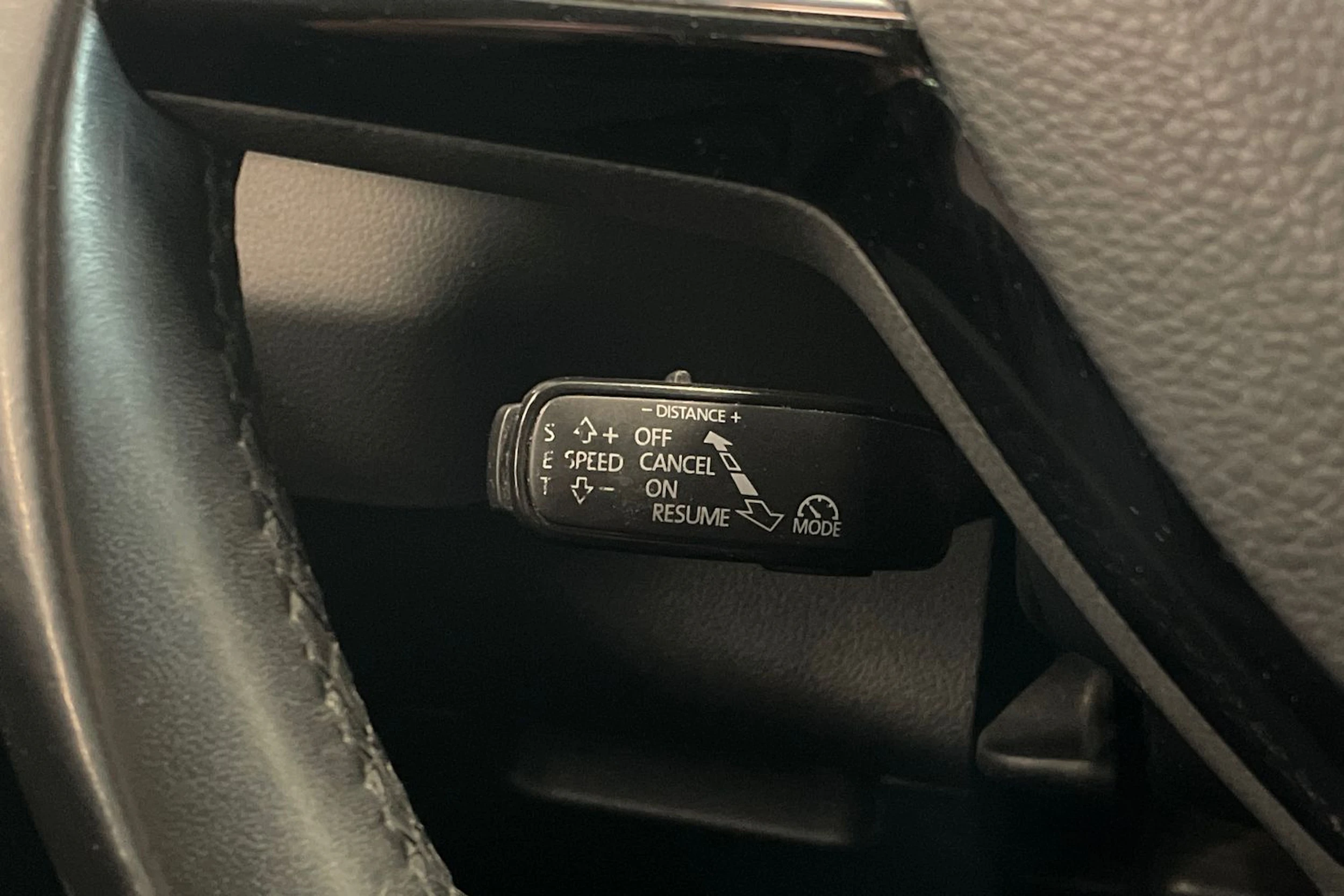 valkoinen Skoda Karoq 2018 kuva 16.