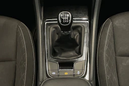 valkoinen Skoda Karoq 2018 kuva 24.