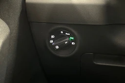 valkoinen Skoda Karoq 2018 kuva 26.
