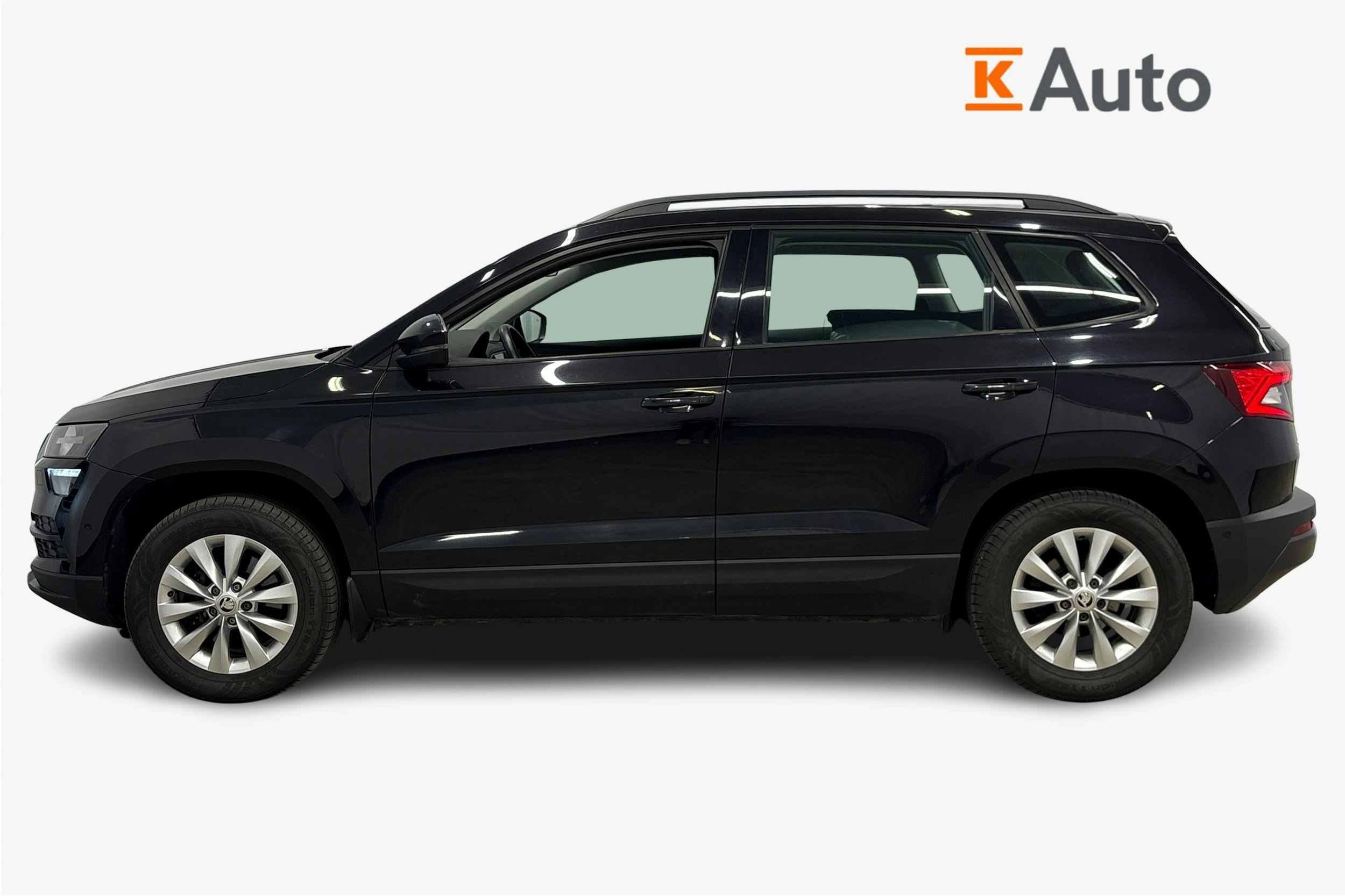 musta Skoda Karoq 2018 kuva 6.