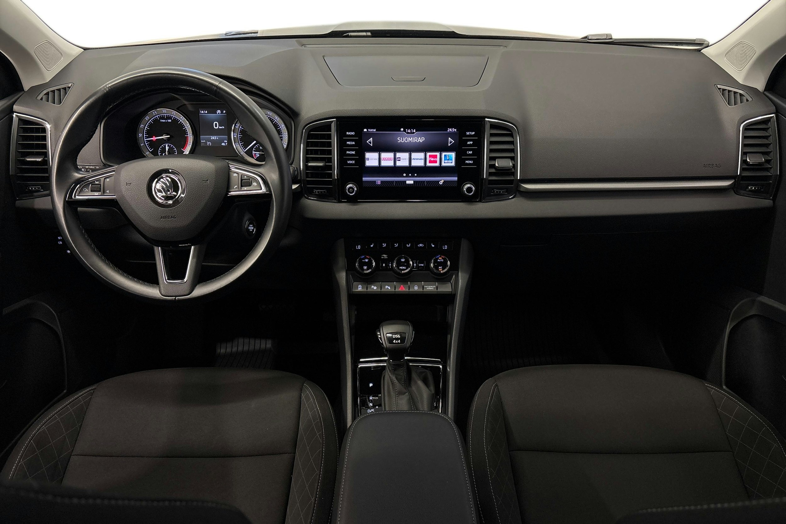 musta Skoda Karoq 2018 kuva 9.
