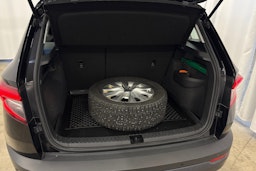 musta Skoda Karoq 2018 kuva 13.