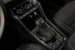 musta Skoda Karoq 2018 kuva 16.