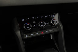 musta Skoda Karoq 2018 kuva 17.