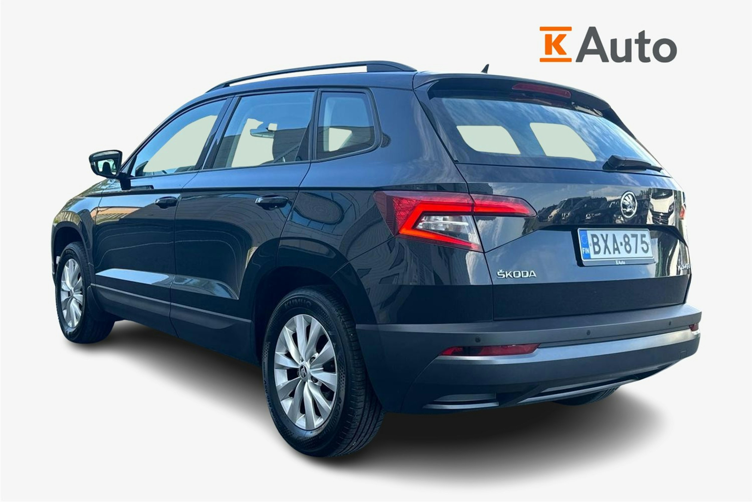 musta Skoda Karoq 2019 kuva 2.