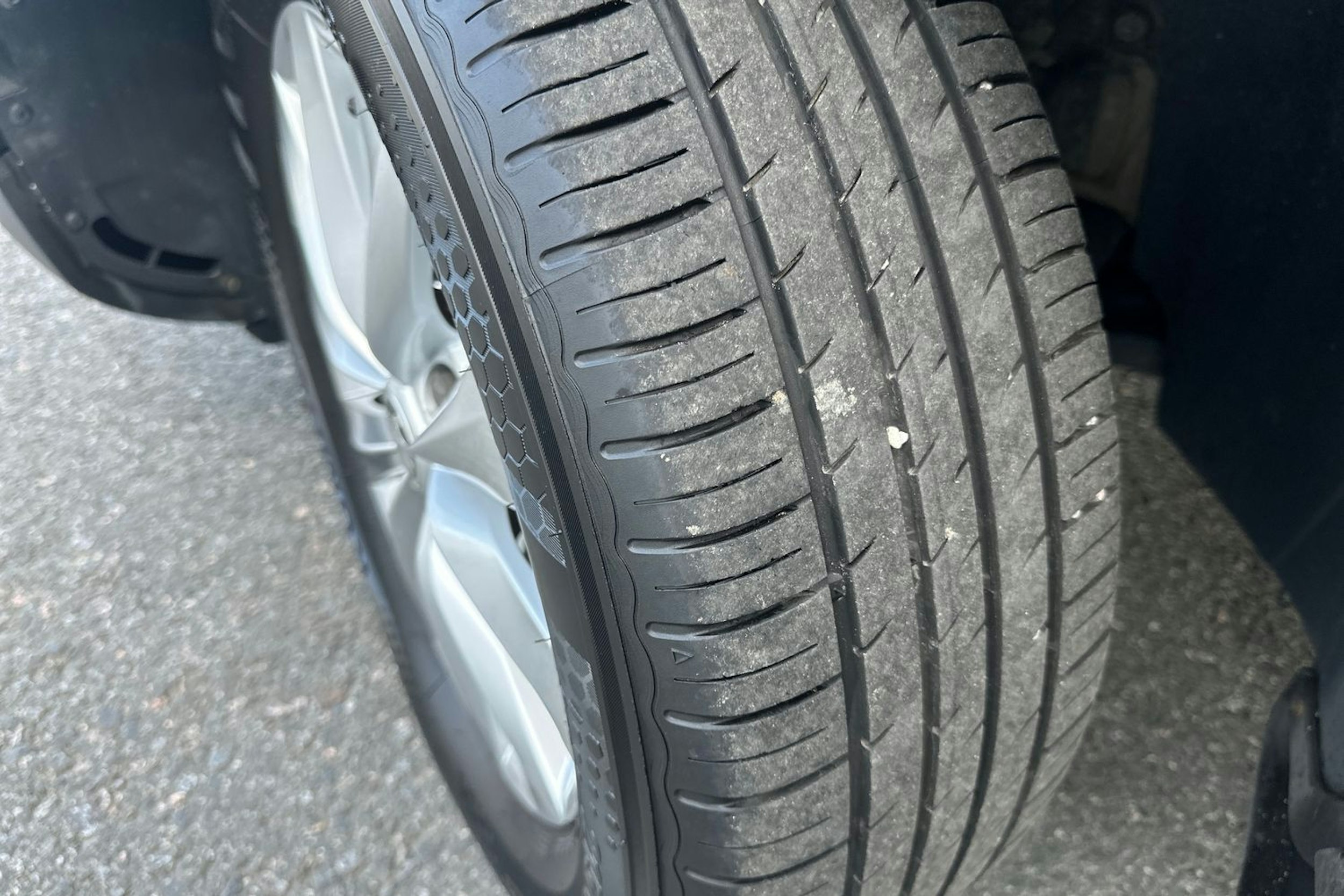 musta Skoda Karoq 2019 kuva 13.