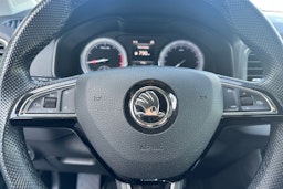 musta Skoda Karoq 2019 kuva 16.