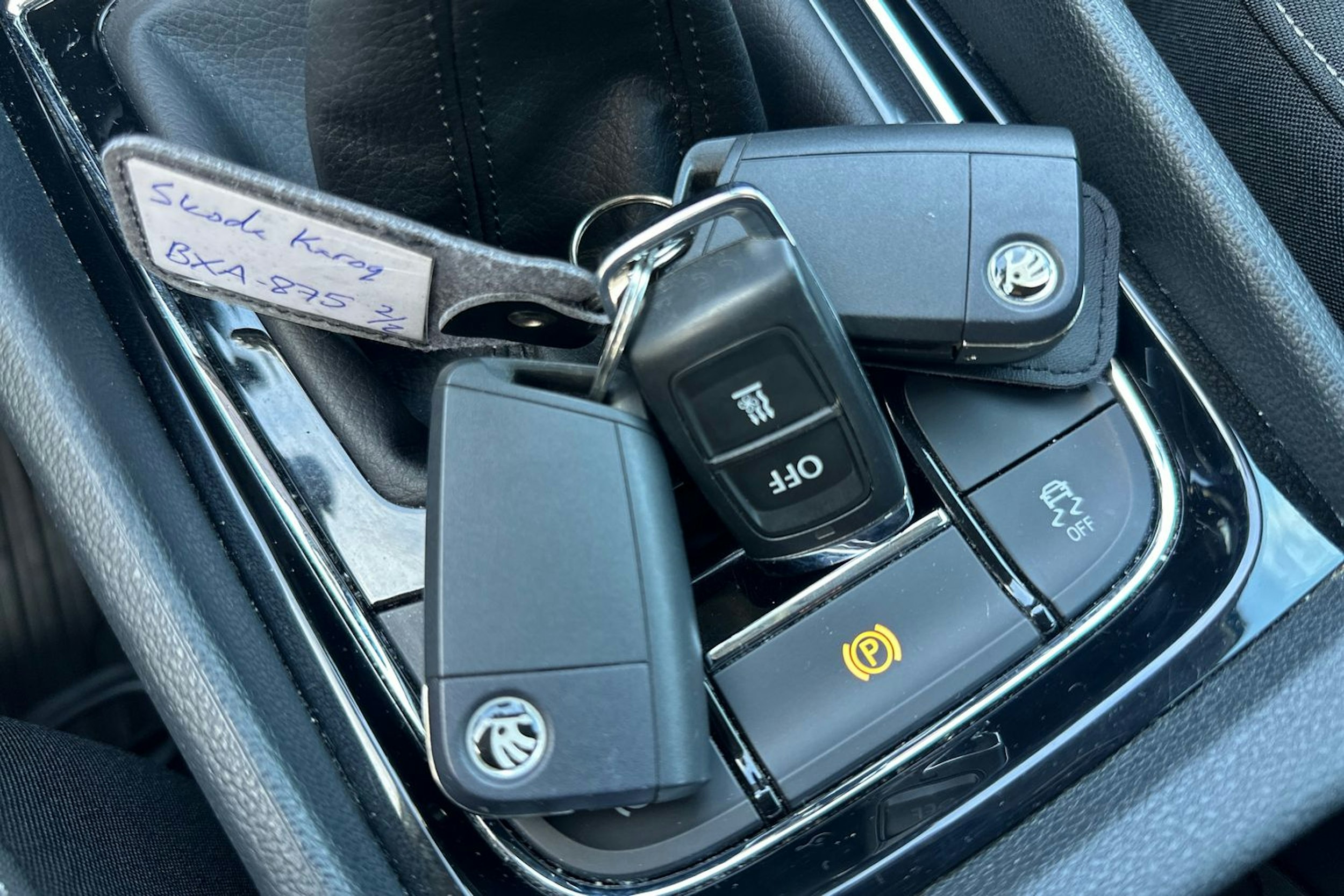 musta Skoda Karoq 2019 kuva 19.