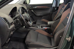 vihreä Skoda Karoq 2019 kuva 6.