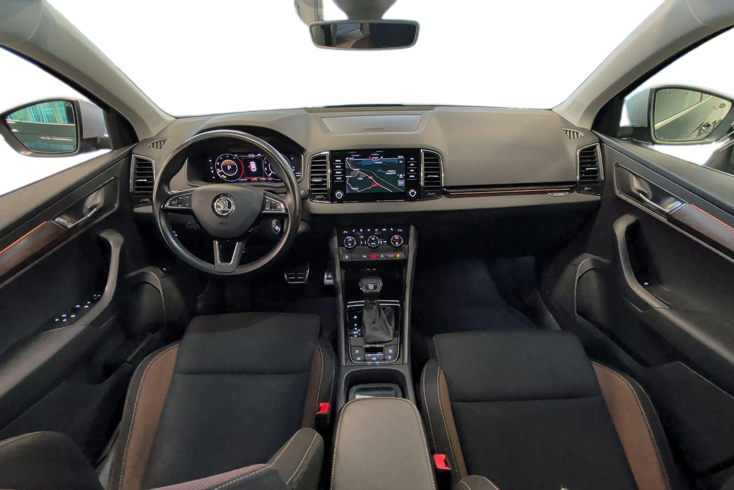 vihreä Skoda Karoq 2019 kuva 7.