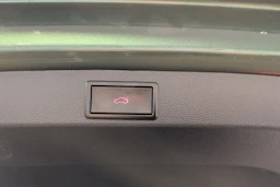 vihreä Skoda Karoq 2019 kuva 15.