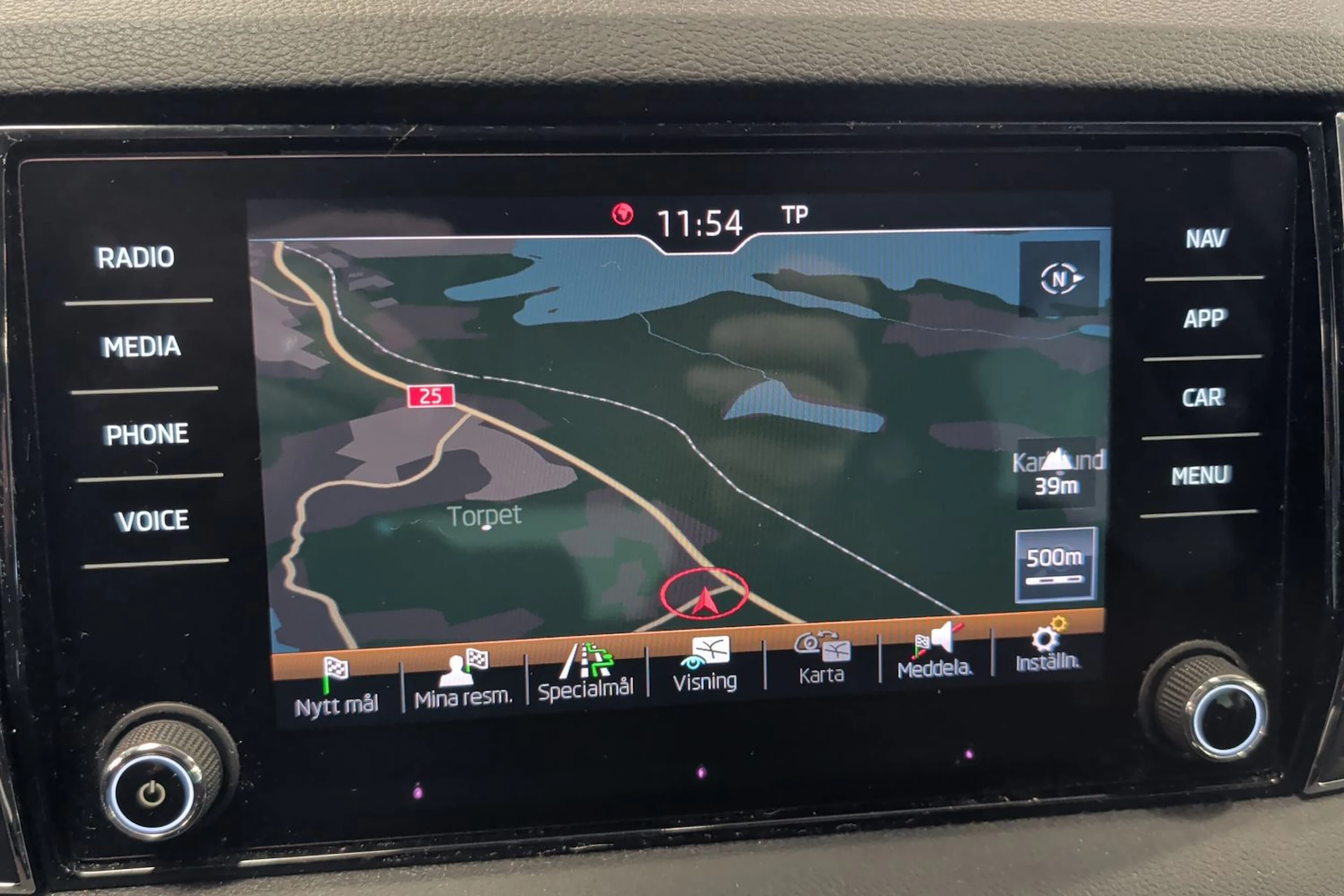 vihreä Skoda Karoq 2019 kuva 16.