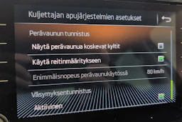 vihreä Skoda Karoq 2019 kuva 20.