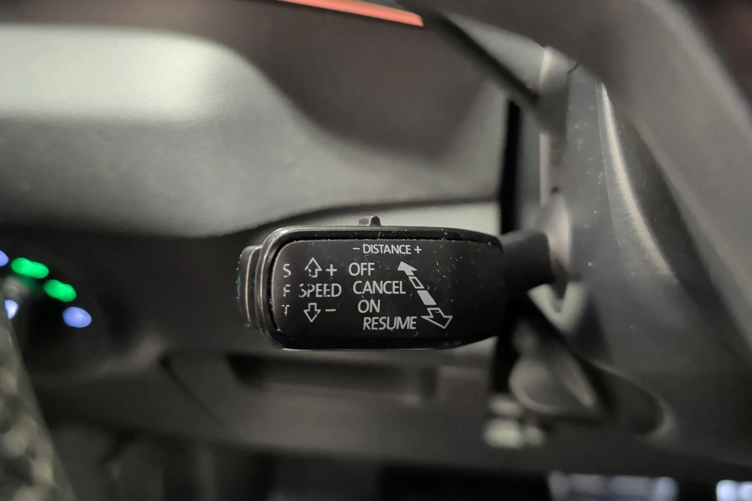 vihreä Skoda Karoq 2019 kuva 28.