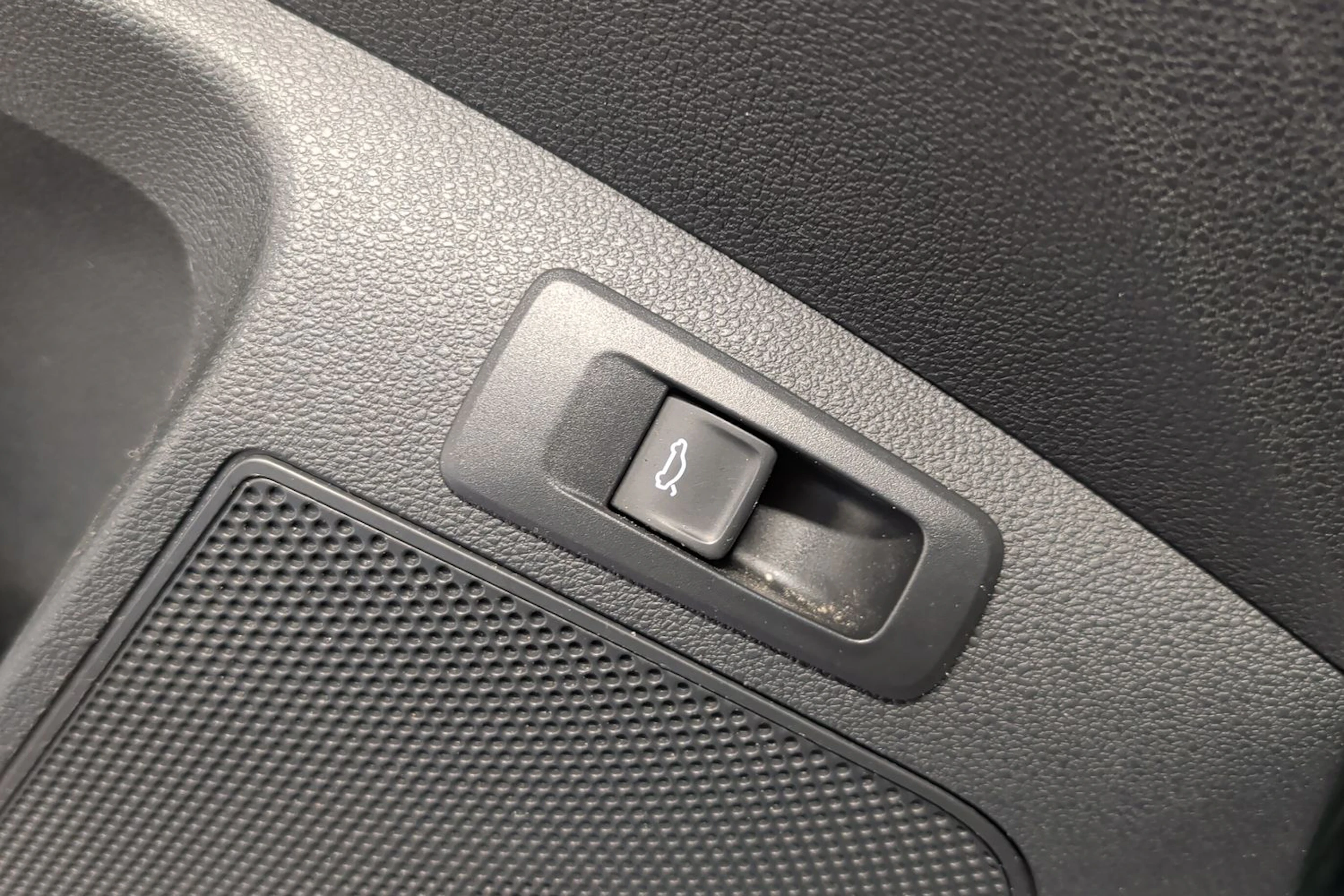 vihreä Skoda Karoq 2019 kuva 30.
