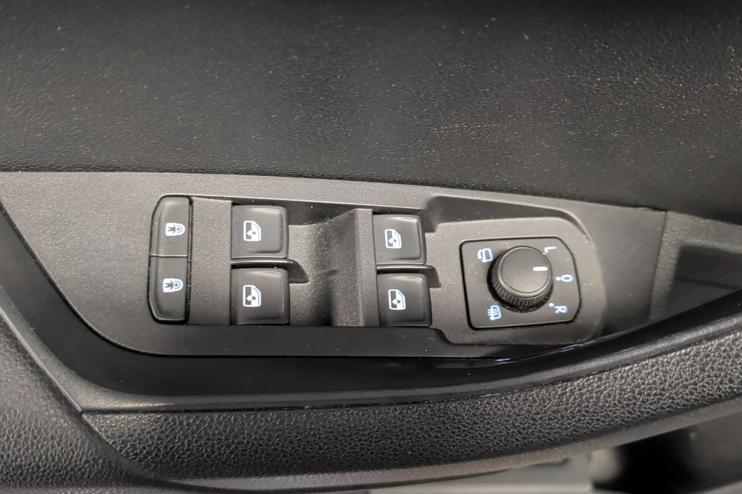 vihreä Skoda Karoq 2019 kuva 31.