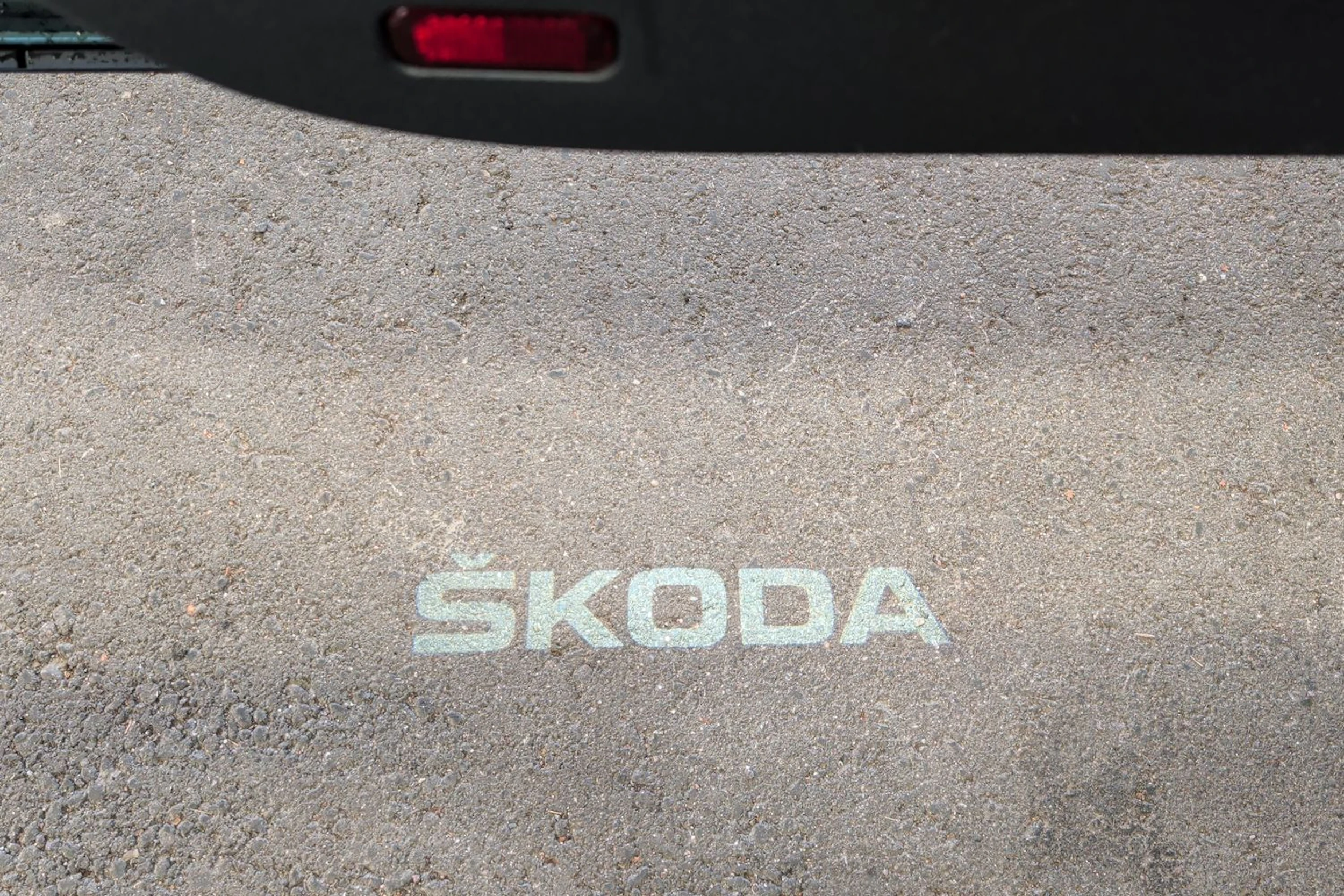 vihreä Skoda Karoq 2019 kuva 32.