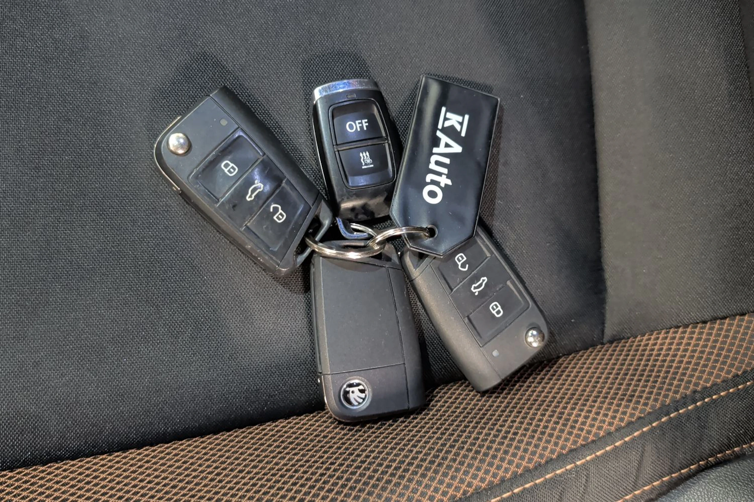 vihreä Skoda Karoq 2019 kuva 33.