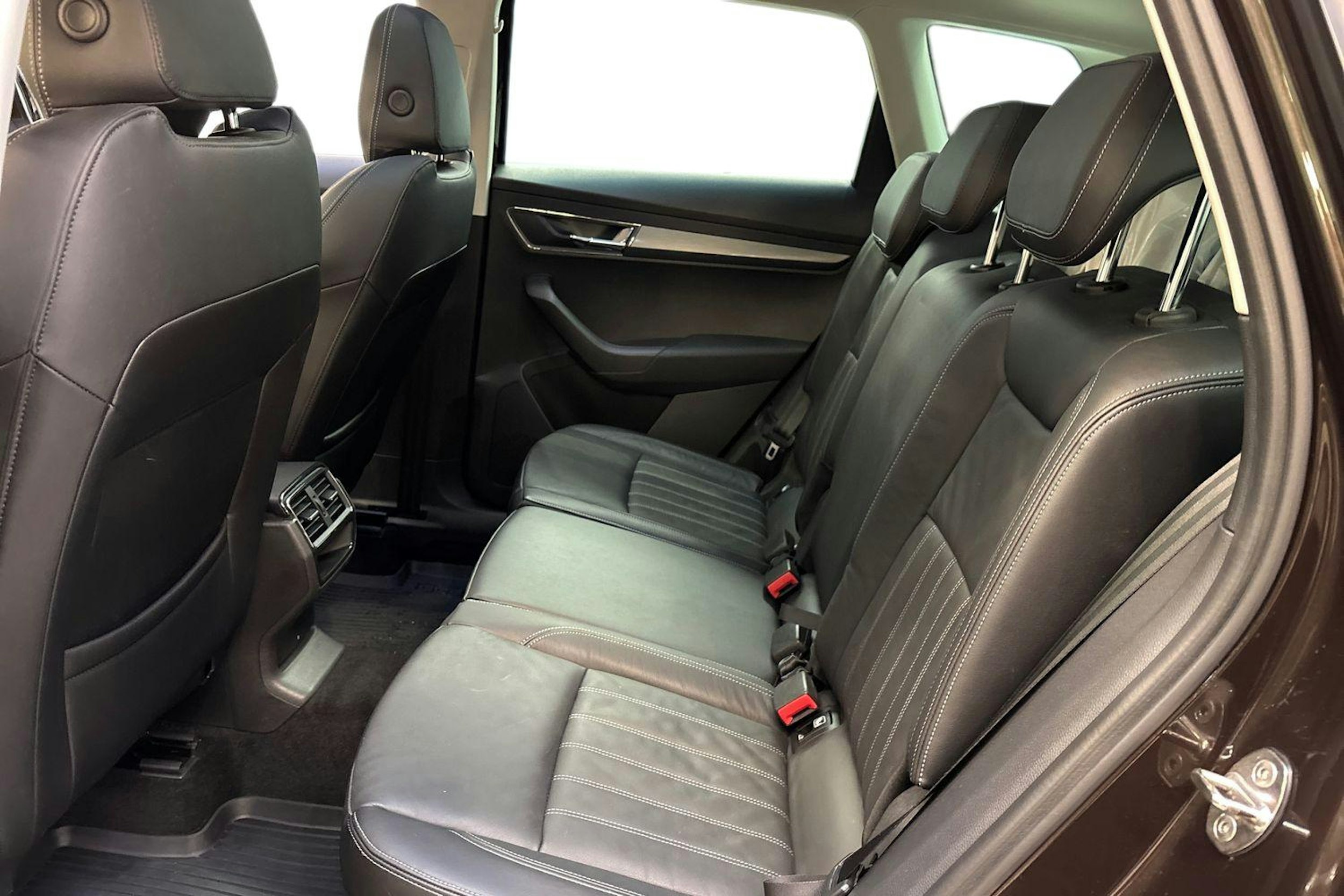 ruskea (beige) Skoda Karoq 2019 kuva 10.