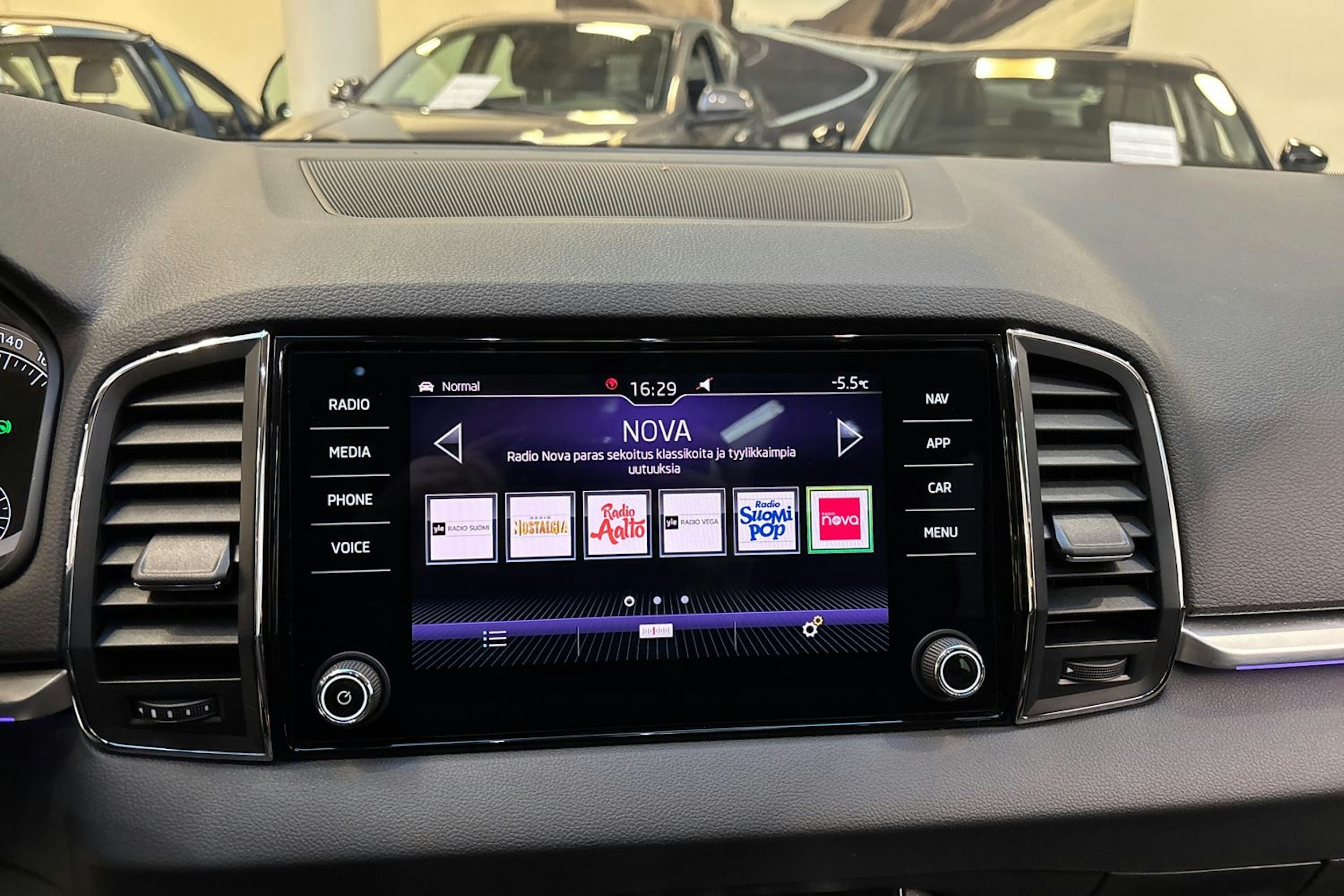 ruskea (beige) Skoda Karoq 2019 kuva 24.