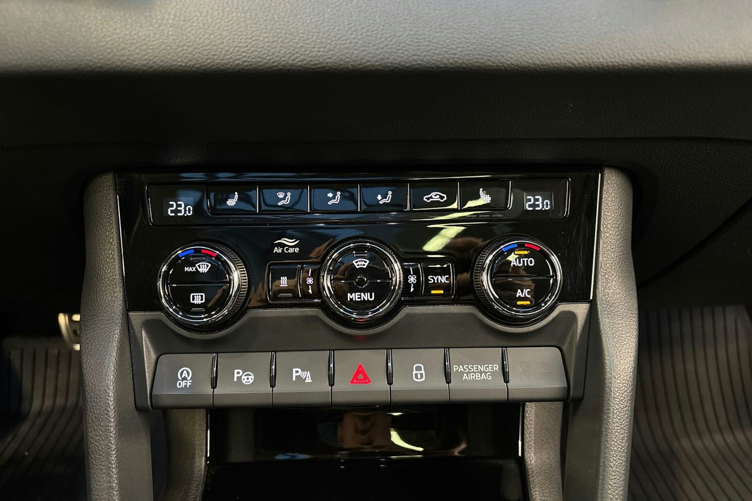 ruskea (beige) Skoda Karoq 2019 kuva 26.