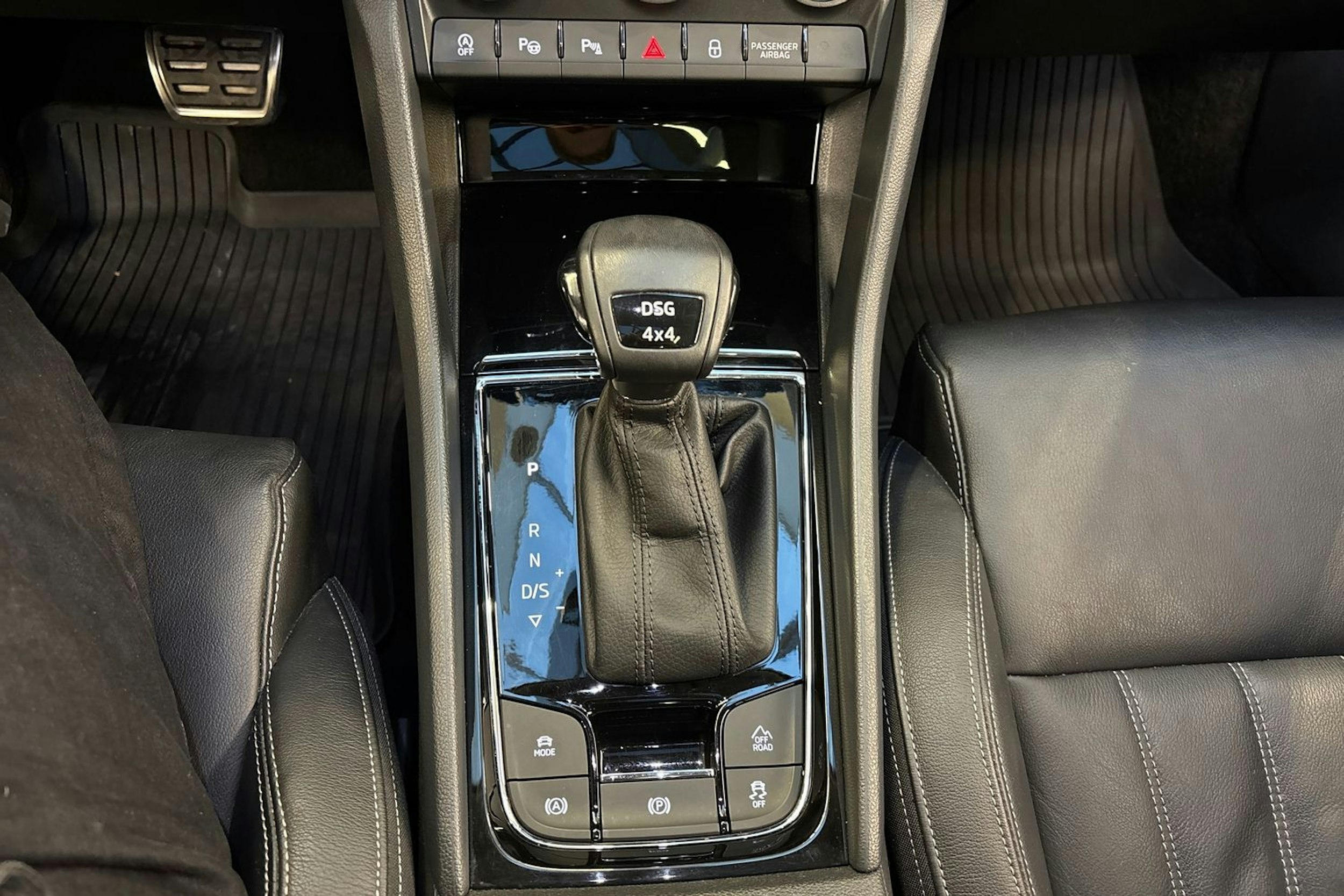 ruskea (beige) Skoda Karoq 2019 kuva 27.