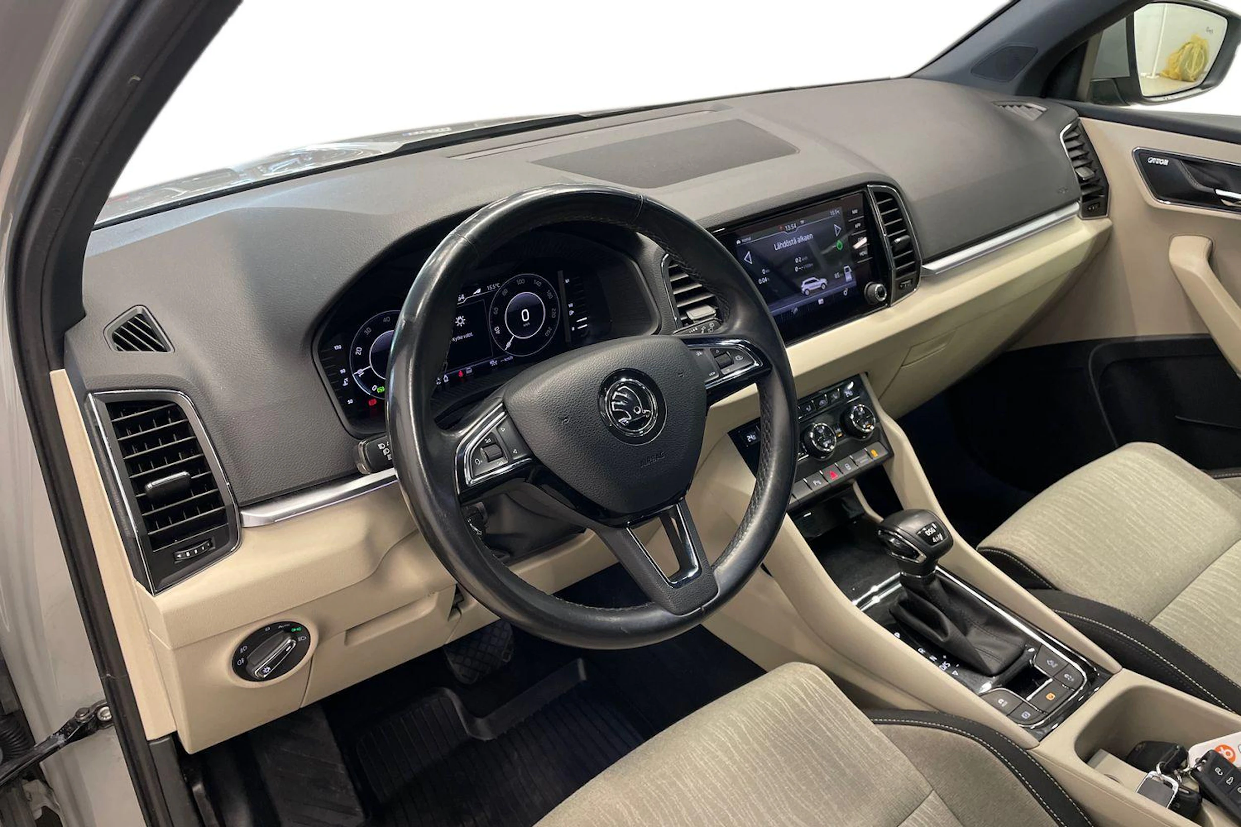 Harmaa Skoda KAROQ 2019 kuva 8.