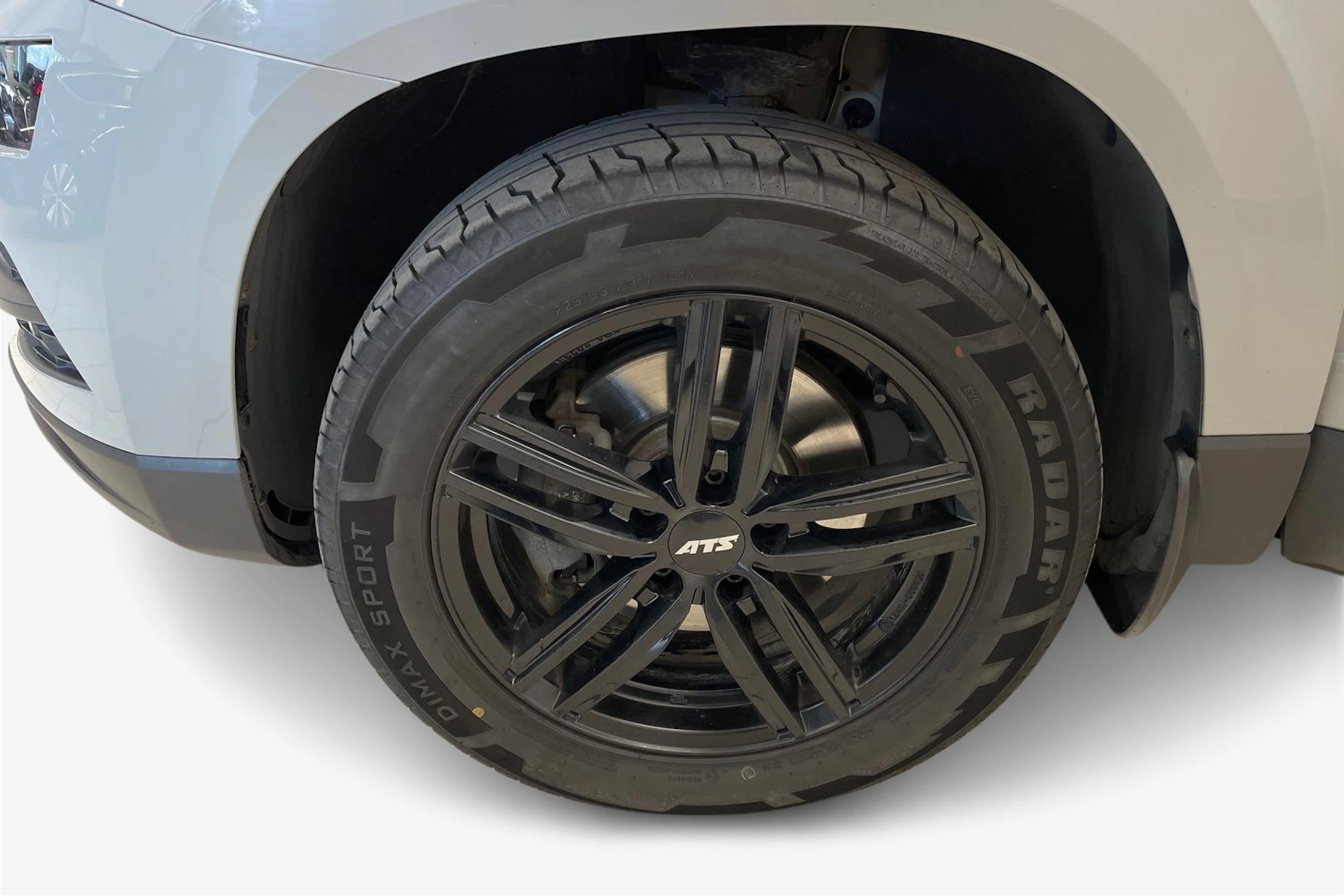 Harmaa Skoda KAROQ 2019 kuva 12.