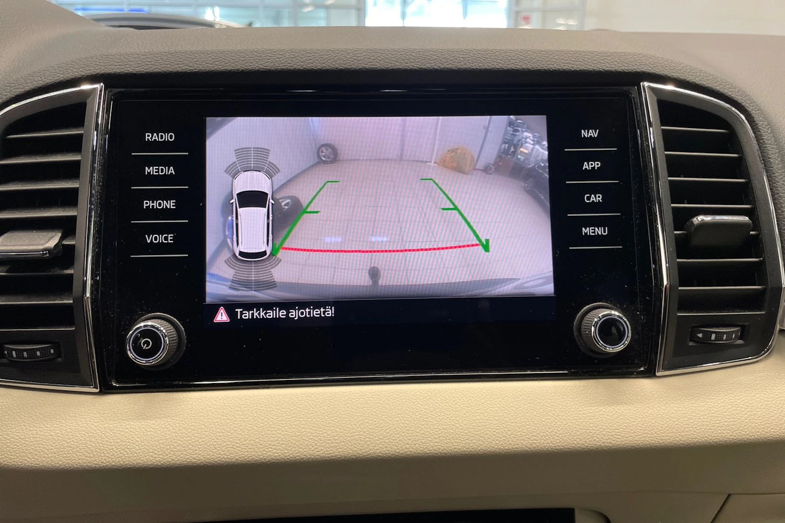 Harmaa Skoda KAROQ 2019 kuva 20.