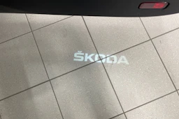 Harmaa Skoda KAROQ 2019 kuva 32.